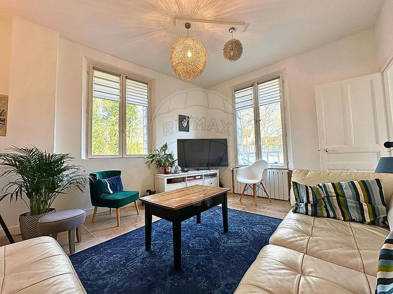 Propriété - 270 m² - 10 pièces