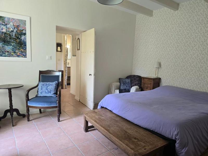 Maison - 221 m² - 7 pièces