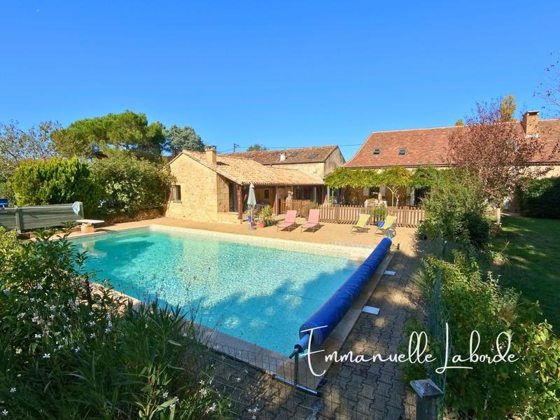 Maison en pierre - 240 m² - 10 pièces