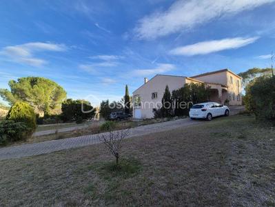 Maison traditionnelle - 235 m² - 8 pièces