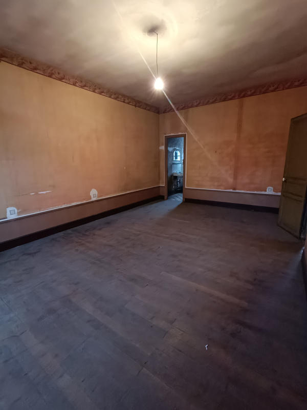 Maison - 210 m² - 7 pièces