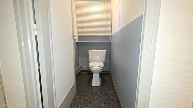 Maison - 216 m² - 10 pièces