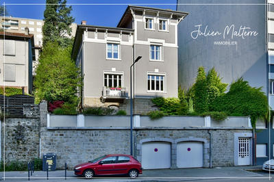 Maison bourgeoise - 211 m² - 8 pièces