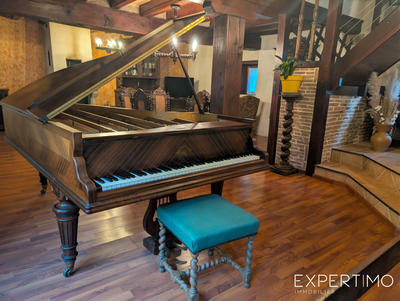 Maison - 338 m² - 8 pièces