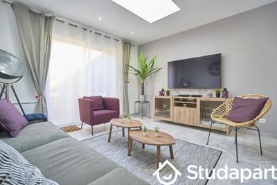 Chambre - 11 m² - 1 pièce