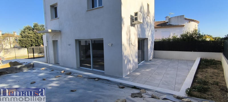 Maison - 93 m² - 4 pièces