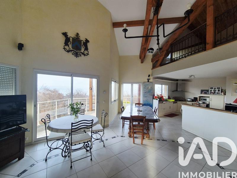 Maison - 179 m² - 5 pièces