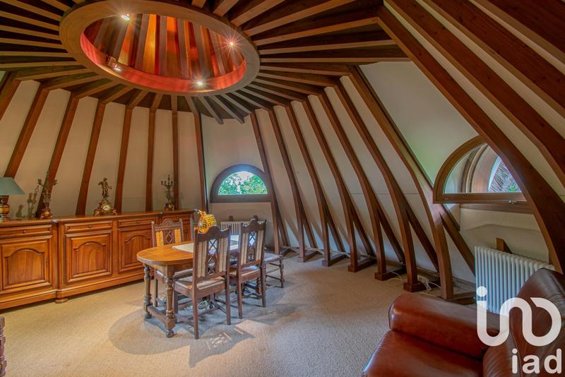 Maison - 333 m² - 8 pièces