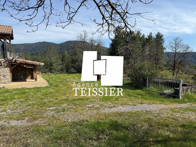 Maison - 217 m² - 9 pièces