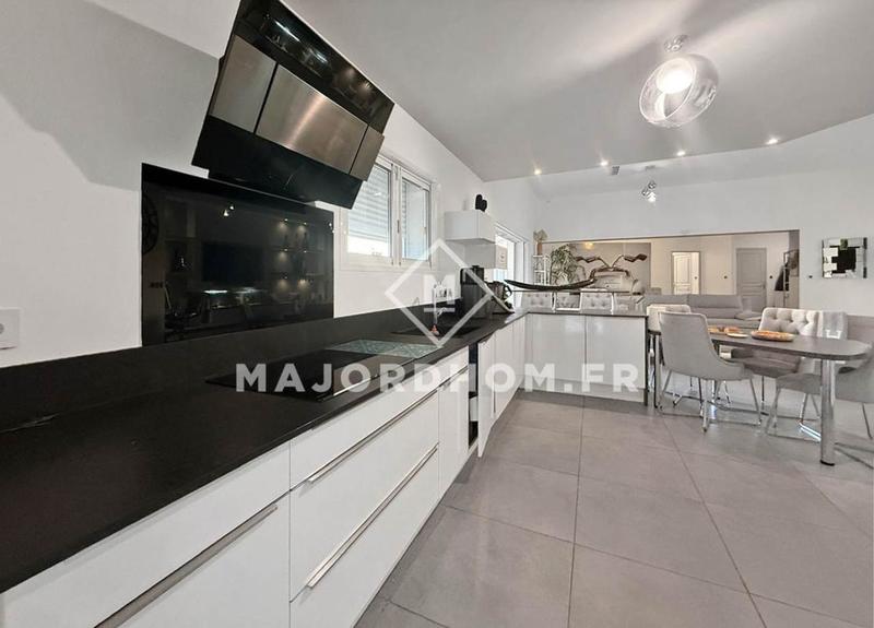 Maison d'architecte - 250 m² - 7 pièces