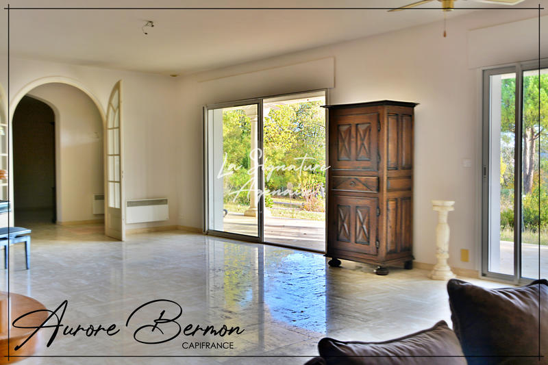 Villa - 305 m² - 7 pièces