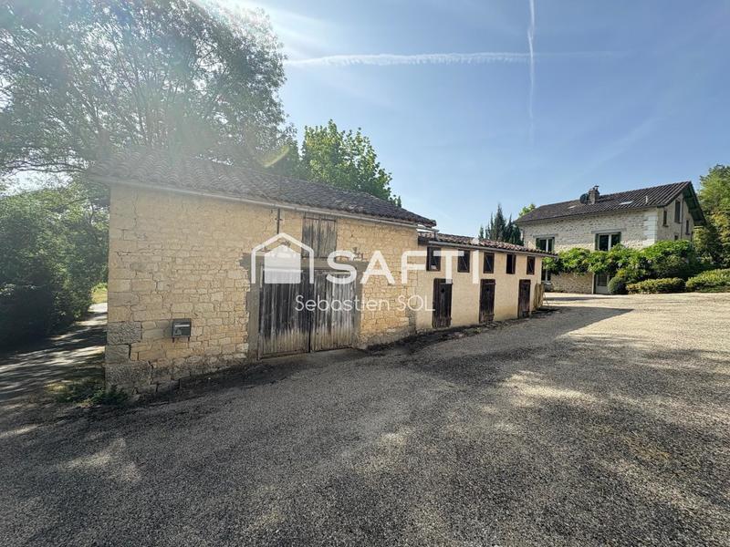 Propriété - 220 m² - 9 pièces