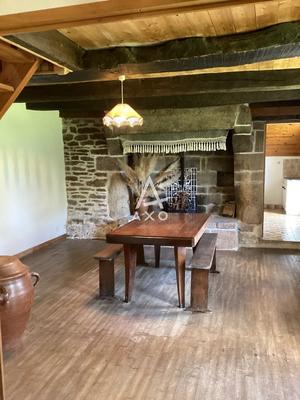 Maison - 210 m² - 8 pièces