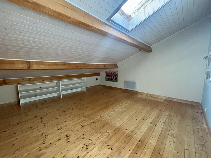 Maison traditionnelle - 264 m² - 8 pièces