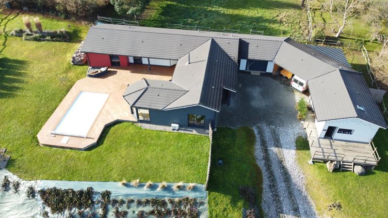 Maison - 228 m² - 6 pièces