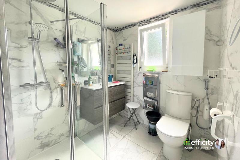 Maison - 92 m² - 5 pièces