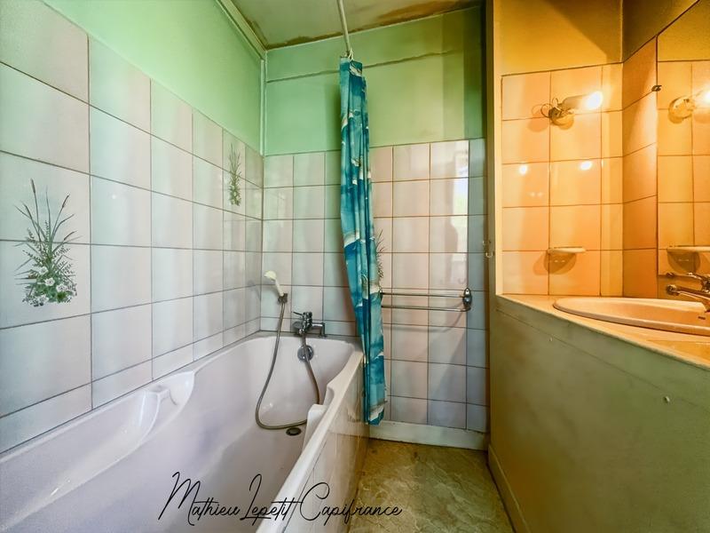 Maison - 264 m² - 8 pièces