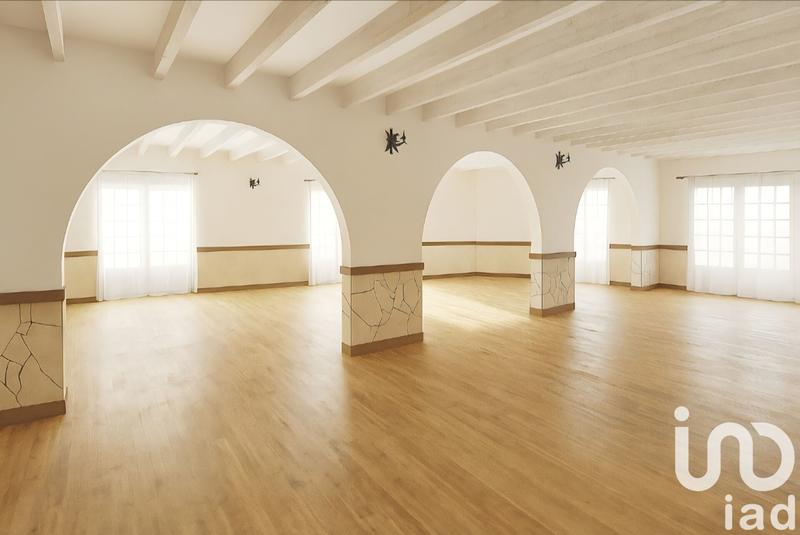 Maison - 560 m² - 10 pièces