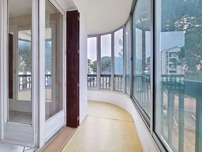 Appartement - 100 m² - 4 pièces