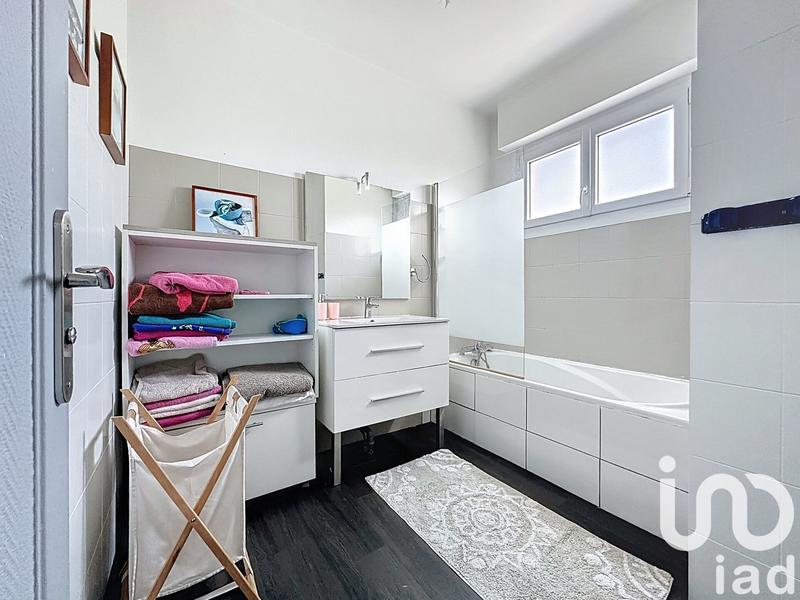 Maison - 200 m² - 9 pièces