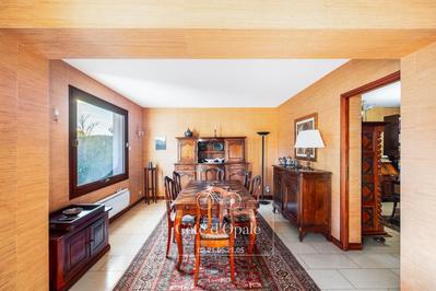 Maison - 180 m² - 7 pièces