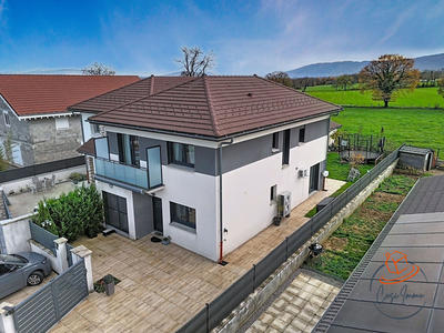 Maison - 170 m² - 6 pièces