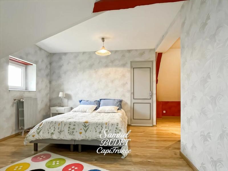 Maison - 230 m² - 7 pièces