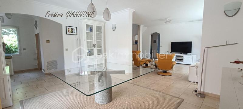 Villa - 185 m² - 6 pièces