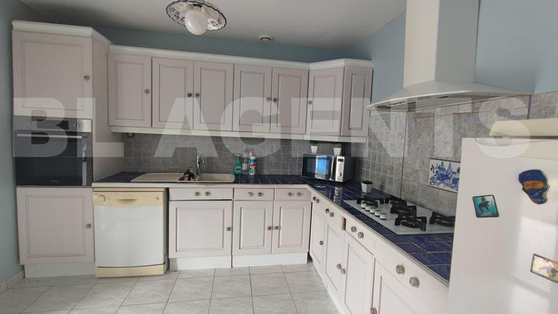 Maison traditionnelle - 174 m² - 7 pièces