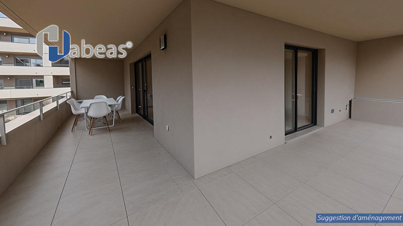 Appartement - 99 m² - 4 pièces