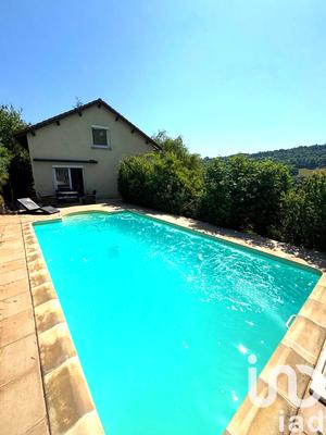 Maison - 220 m² - 7 pièces