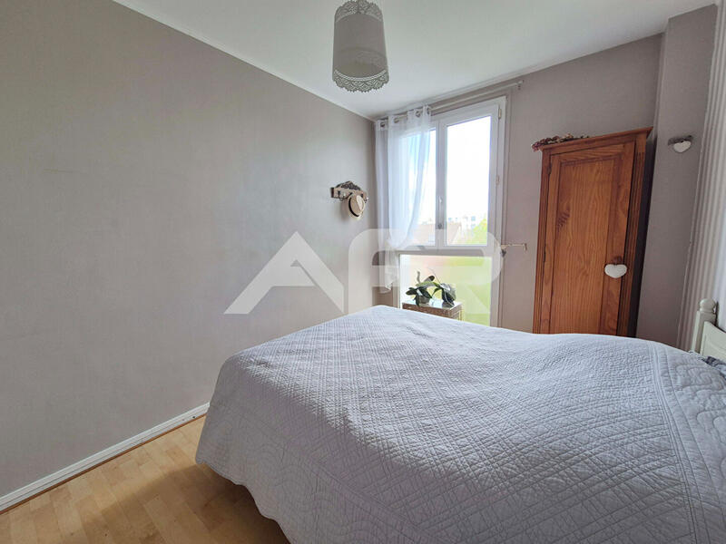 Appartement - 80 m² - 5 pièces