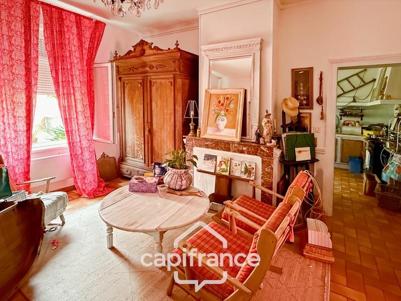 Maison - 300 m² - 12 pièces