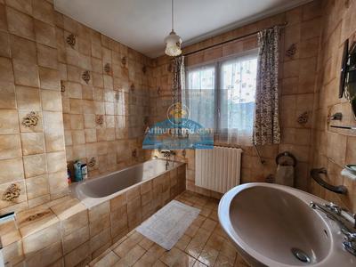 Maison - 200 m² - 8 pièces