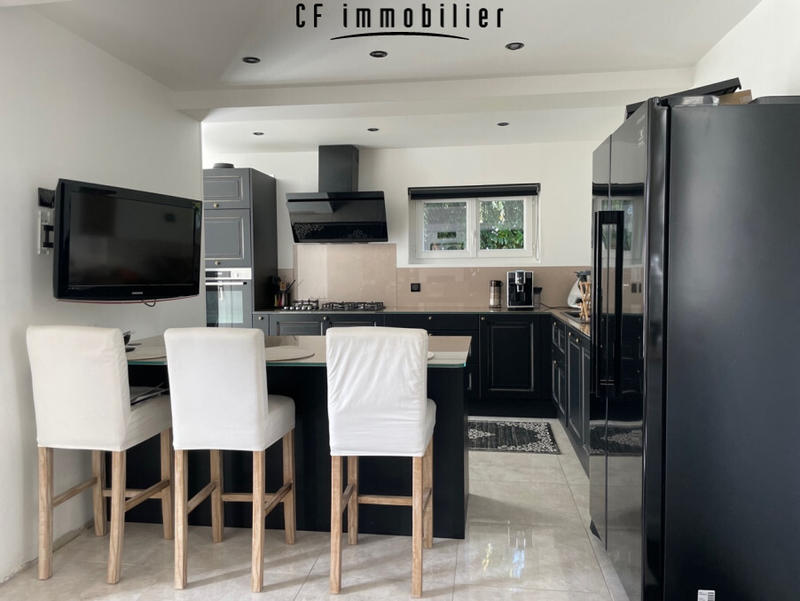 Maison - 145 m² - 5 pièces