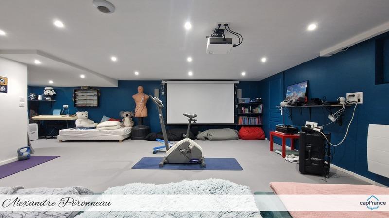 Villa - 285 m² - 9 pièces