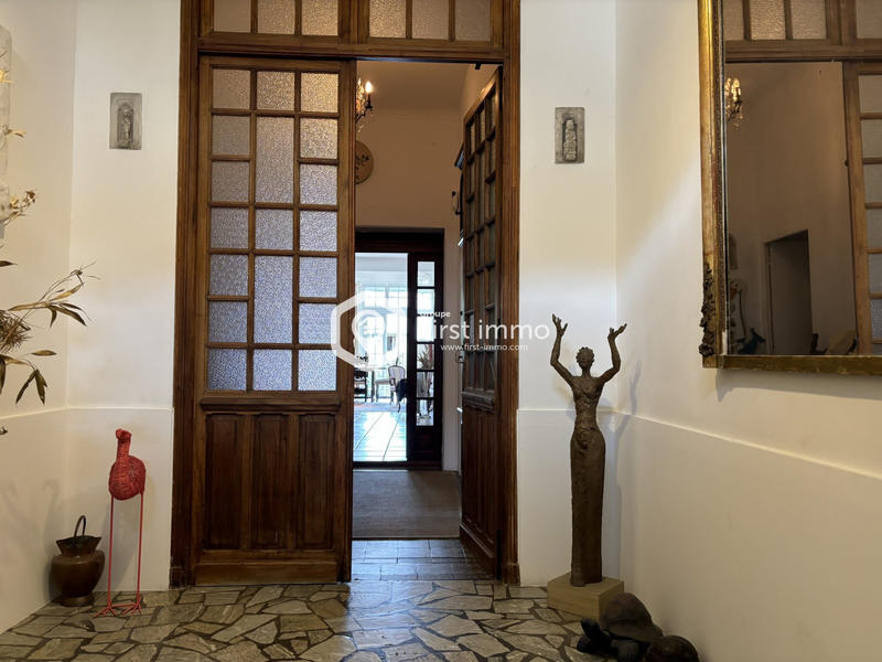 Maison - 328 m² - 10 pièces