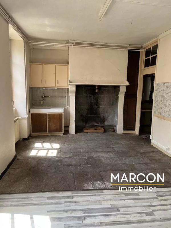 Maison - 195 m² - 8 pièces