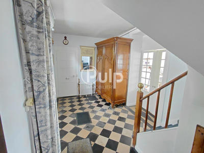 Maison de maîtres - 230 m² - 10 pièces