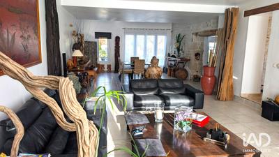 Maison - 284 m² - 9 pièces