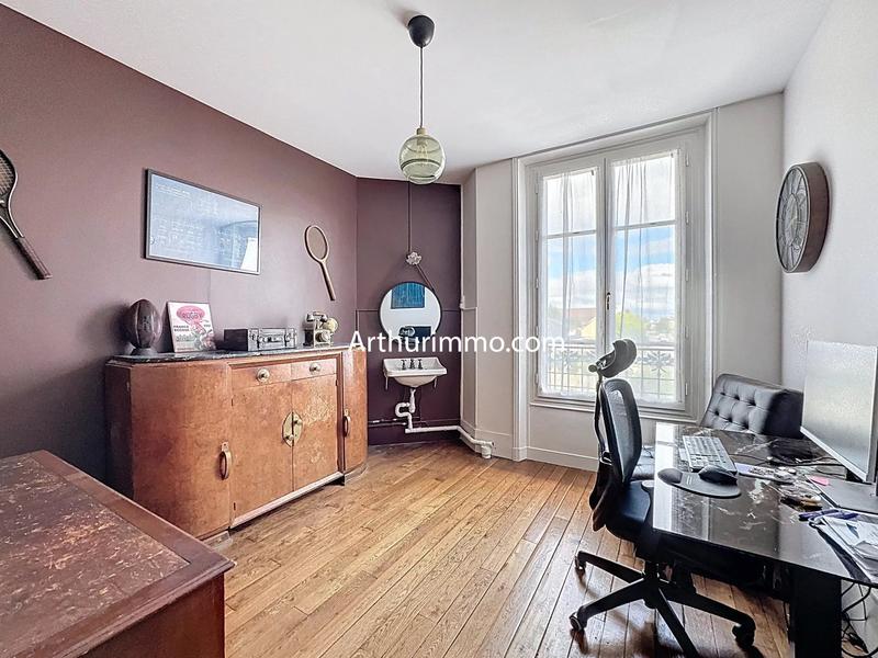 Maison - 280 m² - 10 pièces