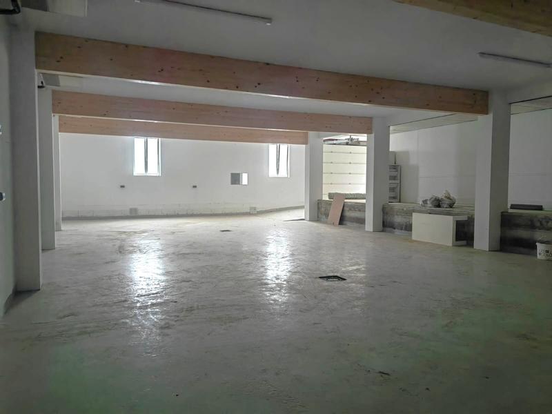 Entrepôt - 248 m²