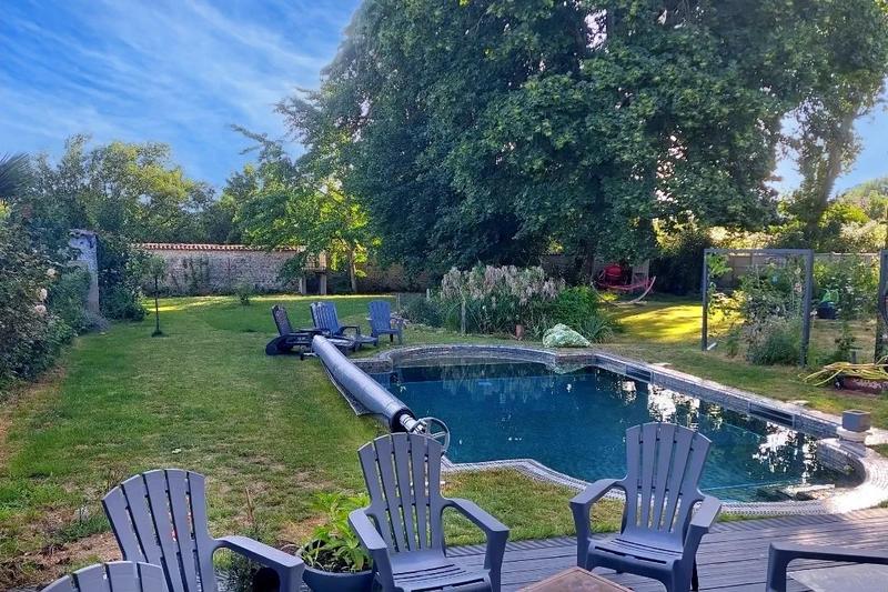 Maison - 365 m² - 14 pièces