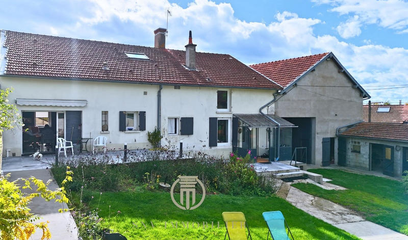 Maison - 152 m² - 7 pièces