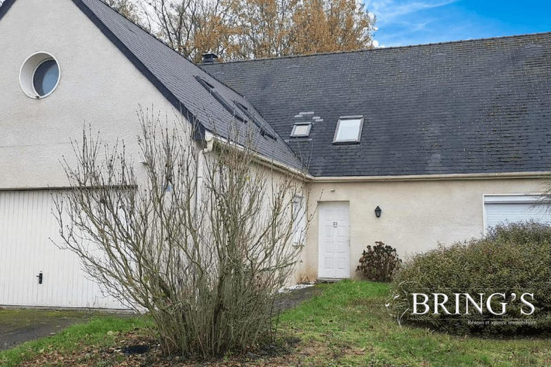 Maison - 225 m² - 9 pièces