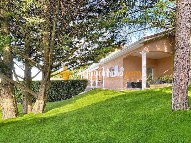 Maison - 205 m² - 7 pièces