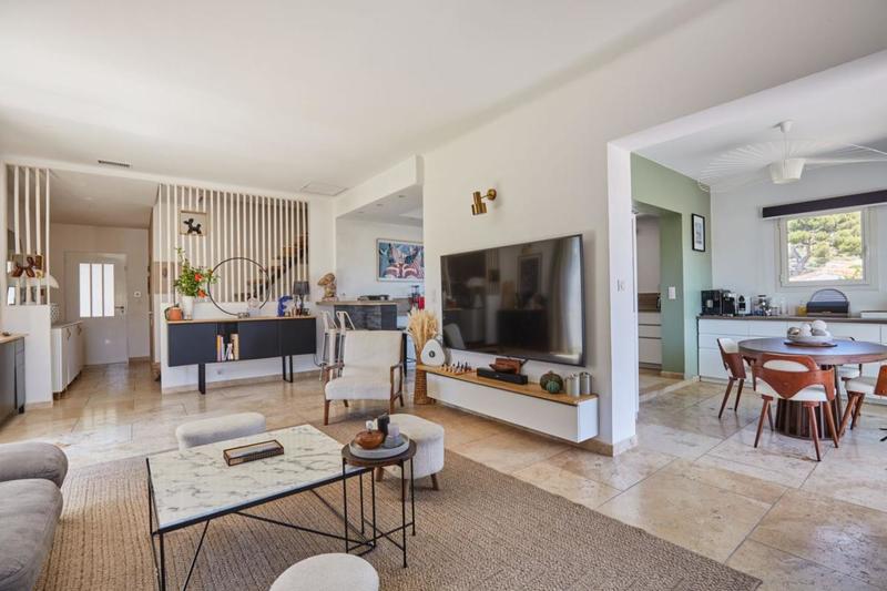 Maison - 180 m² - 7 pièces