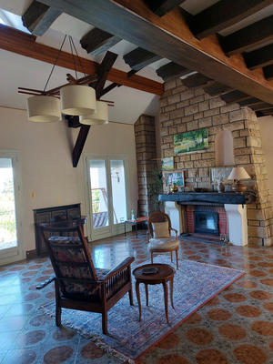 Maison - 234 m² - 7 pièces