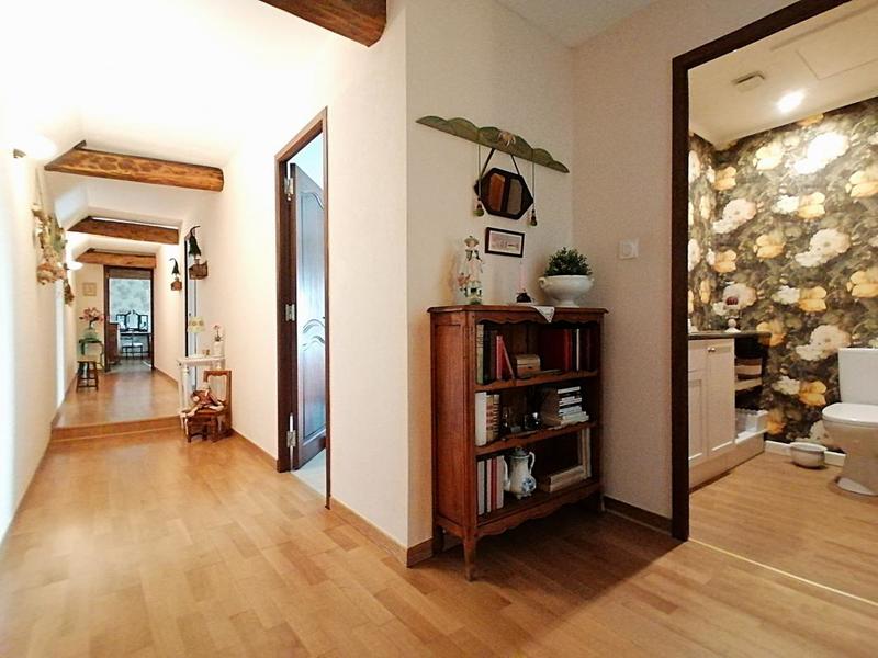 Maison - 290 m² - 8 pièces