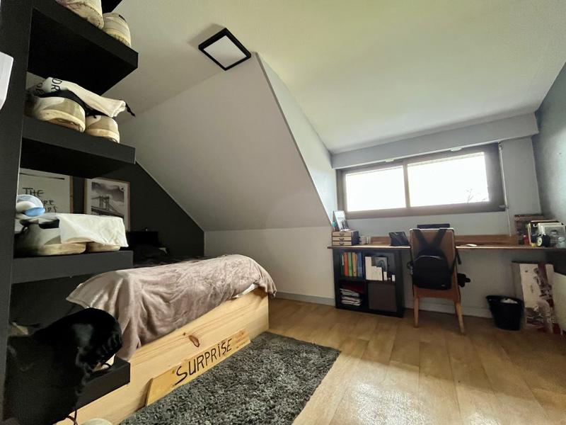 Maison traditionnelle - 183 m² - 7 pièces